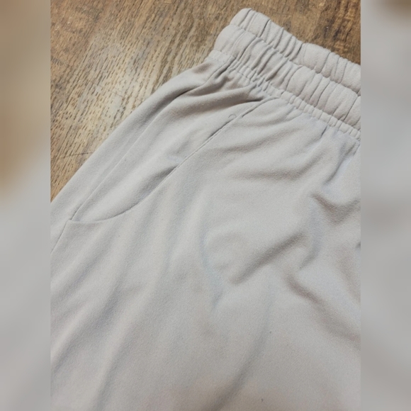 FREE W BUNDLE Tarse jogger pants - Picture 3 of 14